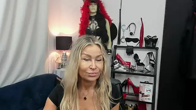 crystaLUX online show from 09.18.25