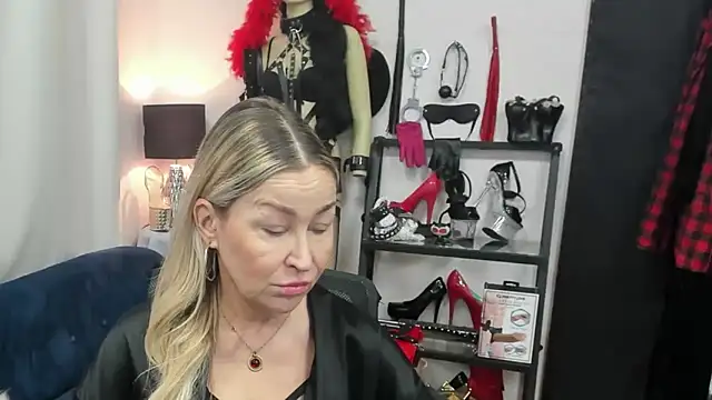 crystaLUX online show from 02.02.26