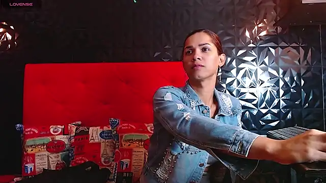 PINK  LOLA1 online show from 02.05.25