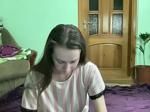 Snapshot of AngelTough20 chatting on 10.06.25 AngelTough20 online show from 10.06.25