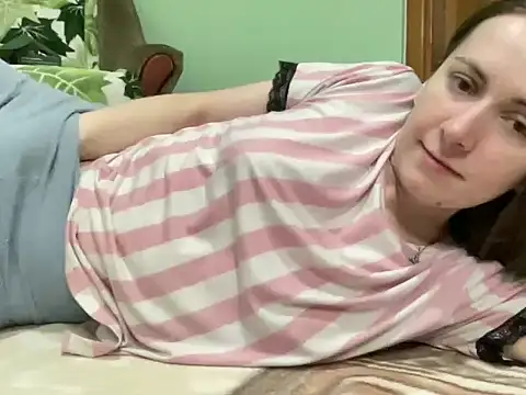 Snapshot of AngelTough20 chatting on 10.16.25 AngelTough20 online show from 10.16.25