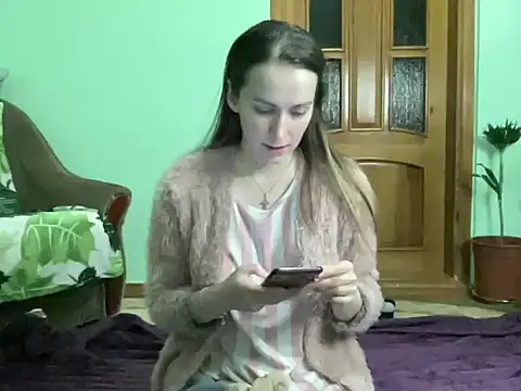 Snapshot of AngelTough20 chatting on 10.17.25 AngelTough20 online show from 10.17.25