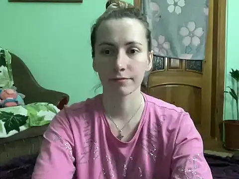 Snapshot of AngelTough20 chatting on 10.28.25 AngelTough20 online show from 10.28.25