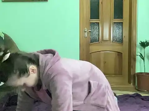 Snapshot of AngelTough20 chatting on 11.25.25 AngelTough20 online show from 11.25.25