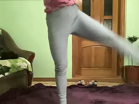 Snapshot of AngelTough20 chatting on 11.28.25 AngelTough20 online show from 11.28.25