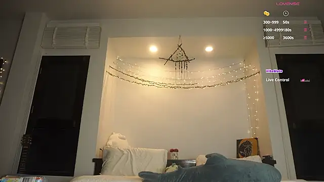 Snapshot of Amylittlestar chatting on 02.13.26 Amylittlestar online show from 02.13.26