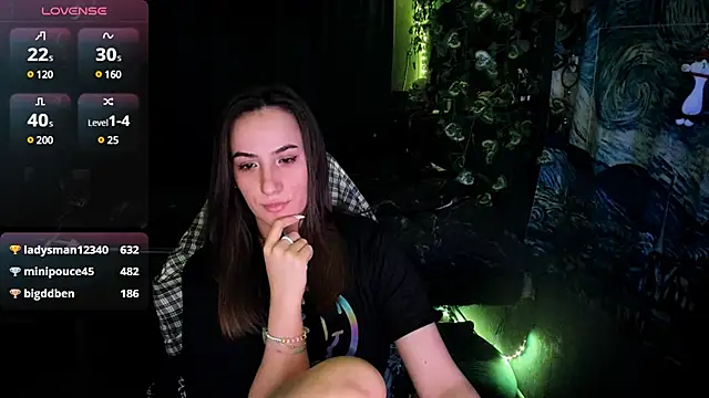 Selbi Paine online show from 03.20.25