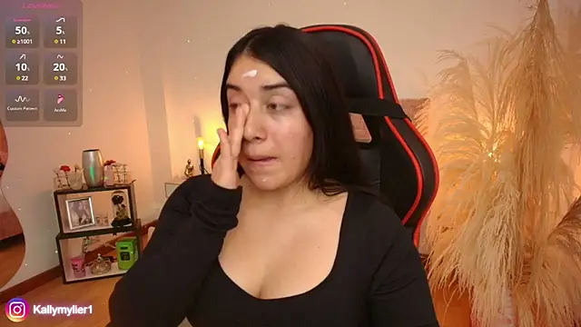 Snapshot of KallyMyller1 chatting on 01.24.25 KallyMyller1 online show from 01.24.25