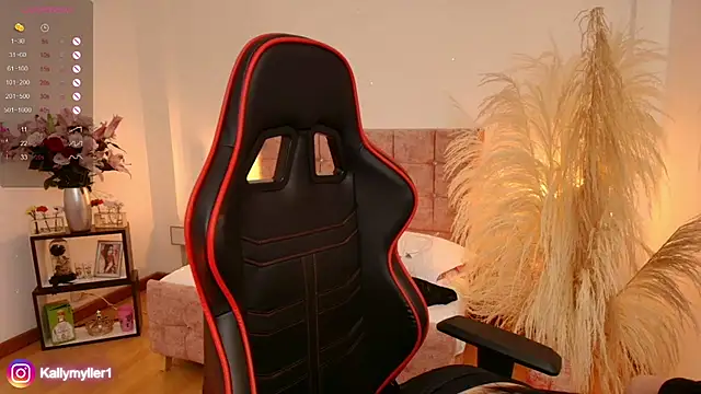 Snapshot of KallyMyller1 chatting on 02.19.25 KallyMyller1 online show from 02.19.25