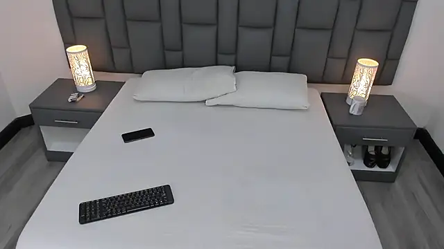 MiaYMolly online show from 12.22.24