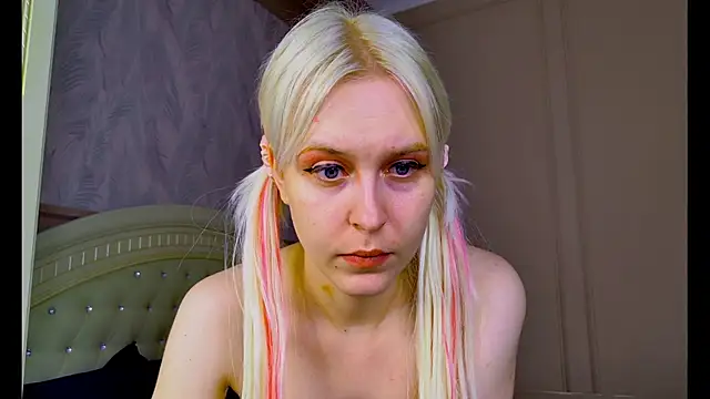 Snapshot of Evelyn_rabbit chatting on 06.17.26 Evelyn rabbit online show from 06.17.26