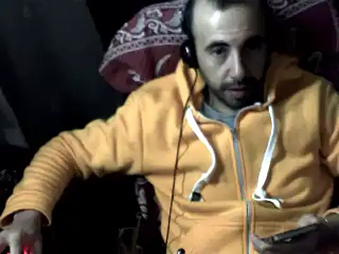 Snapshot of big_heart chatting on 02.26.25 big heart online show from 02.26.25