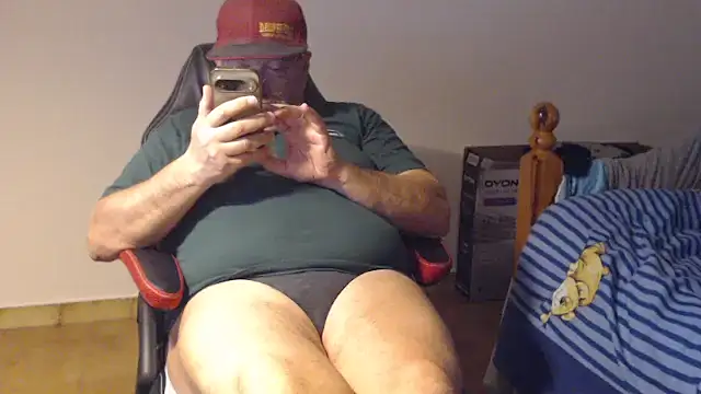 Snapshot of fraboys chatting on 03.04.26 fraboys online show from 03.04.26