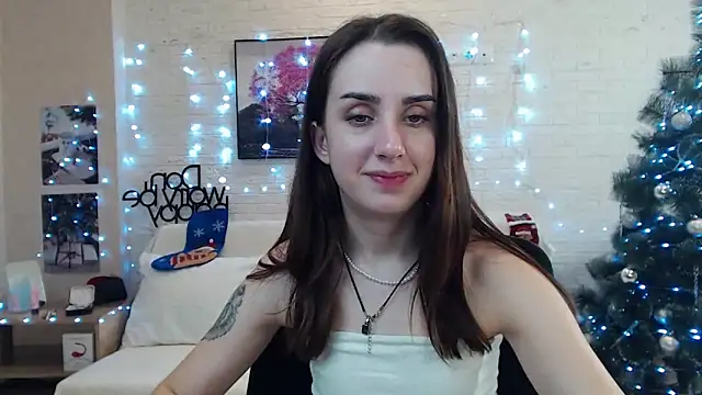 Snapshot of FranceskoJones chatting on 12.24.24 FranceskoJones online show from 12.24.24