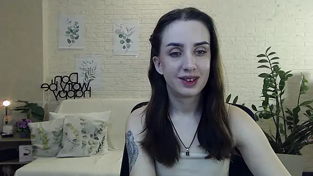 Snapshot of FranceskoJones chatting on 01.05.25 FranceskoJones online show from 01.05.25