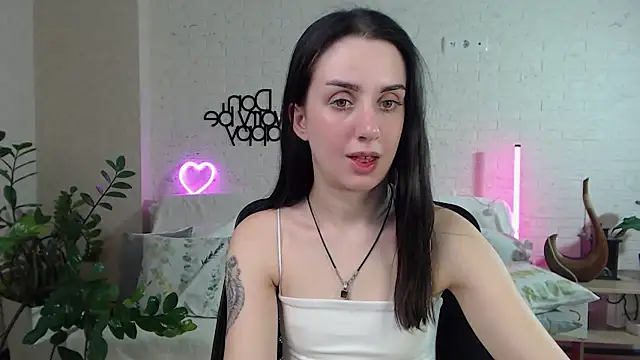 Snapshot of FranceskoJones chatting on 03.04.25 FranceskoJones online show from 03.04.25