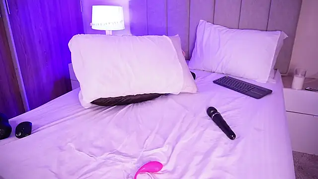 curvyliciousss online show from 01.11.25