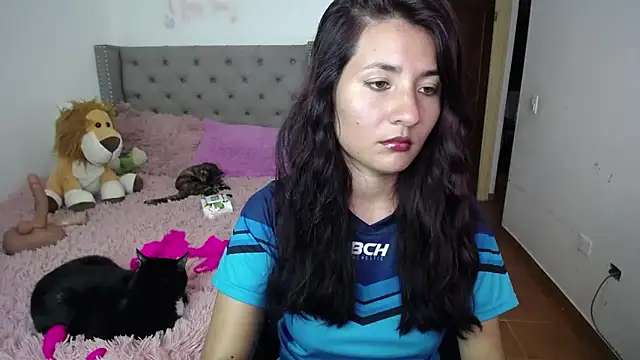 Snapshot of emily_honter chatting on 11.18.25 emily honter online show from 11.18.25