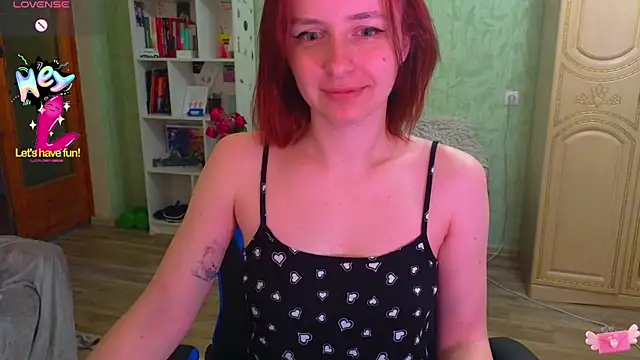 Snapshot of DanaMartina chatting on 03.12.25 DanaMartina online show from 03.12.25