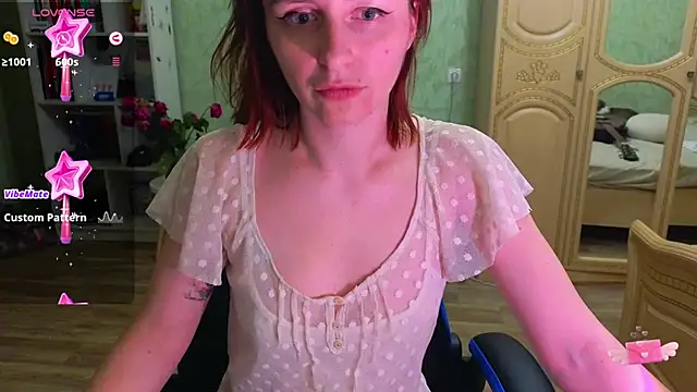 Snapshot of DanaMartina chatting on 03.12.25 DanaMartina online show from 03.12.25