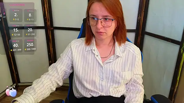 Snapshot of DanaMartina chatting on 09.16.25 DanaMartina online show from 09.16.25