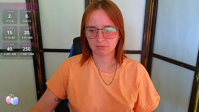 Snapshot of DanaMartina chatting on 09.22.25 DanaMartina online show from 09.22.25
