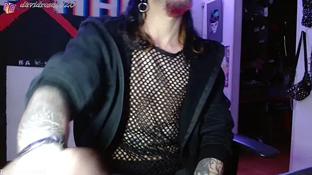 Snapshot of davidroses420 chatting on 03.06.25 davidroses420 online show from 03.06.25