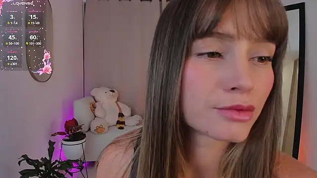 roxie gates  online show from 10.23.25