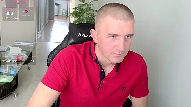 Snapshot of Maribor chatting on 10.13.25 Maribor online show from 10.13.25
