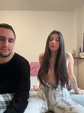 Snapshot of couplepenetration chatting on 12.22.24 couplepenetration online show from 12.22.24