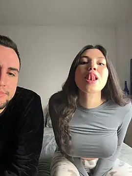 Snapshot of couplepenetration chatting on 01.31.25 couplepenetration online show from 01.31.25