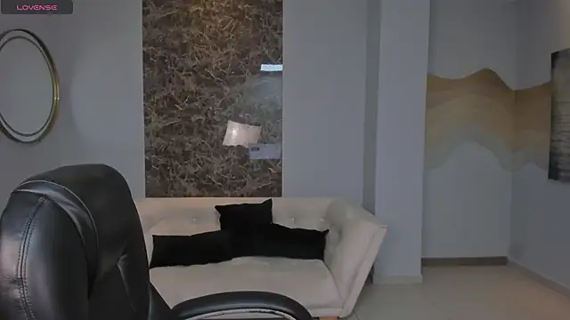 Snapshot of BrennaWalker chatting on 03.07.25 BrennaWalker online show from 03.07.25