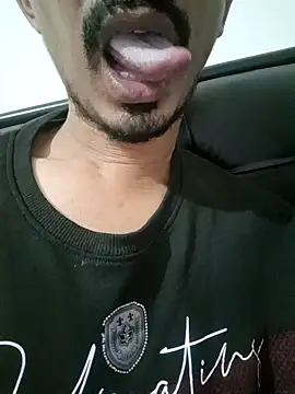 dreamtoungelick69 online show from 11.13.25