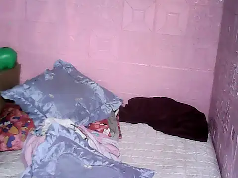 Snapshot of hotpusie_4u chatting on 09.20.25 hotpusie 4u online show from 09.20.25