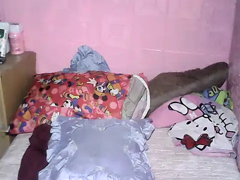 Snapshot of hotpusie_4u chatting on 10.02.25 hotpusie 4u online show from 10.02.25