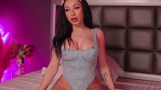 Snapshot of Anais_Bloom chatting on 02.21.25 Anais Bloom online show from 02.21.25