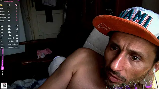 Snapshot of FireFox_Feel chatting on 12.06.24 FireFox Feel online show from 12.06.24