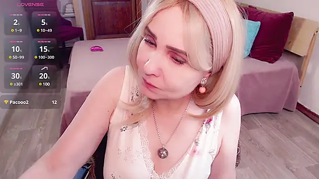 Snapshot of _unique_cam_ chatting on 12.07.24  unique cam  online show from 12.07.24