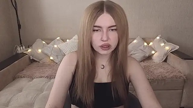 ViolettaLopez online show from 10.24.25