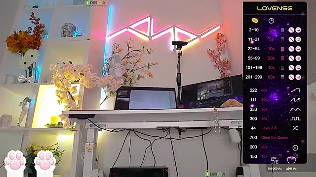 Elena-Marilyn online show from 10.15.25