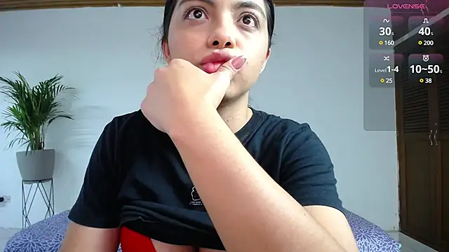 Snapshot of ashley_morgan_18 chatting on 02.17.25 ashley morgan 18 online show from 02.17.25