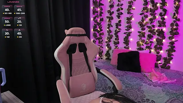 Snapshot of ashley_morgan_18 chatting on 09.14.25 ashley morgan 18 online show from 09.14.25