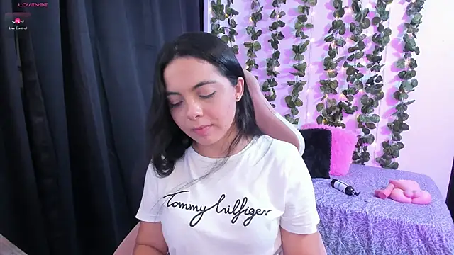 Snapshot of ashley_morgan_18 chatting on 10.02.25 ashley morgan 18 online show from 10.02.25