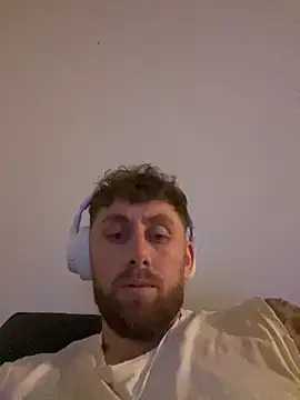 Snapshot of Cata9407 chatting on 12.04.25 Cata9407 online show from 12.04.25