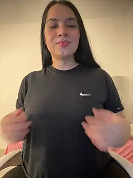 Snapshot of _queen_sofia chatting on 03.05.25 queen sofia online show from 03.05.25