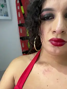 Snapshot of LaColorina_ chatting on 02.10.25 LaColorina online show from 02.10.25