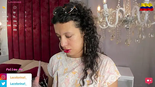 Snapshot of LaColorina_ chatting on 02.13.25 LaColorina online show from 02.13.25