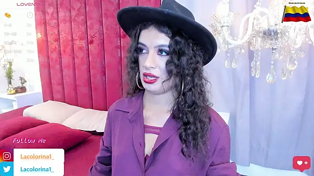 Snapshot of LaColorina_ chatting on 02.19.25 LaColorina online show from 02.19.25