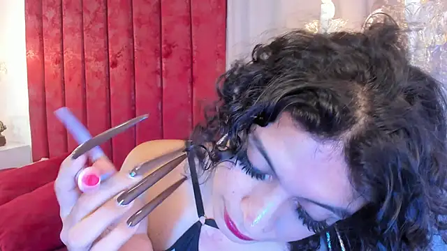 Snapshot of LaColorina_ chatting on 02.21.25 LaColorina online show from 02.21.25