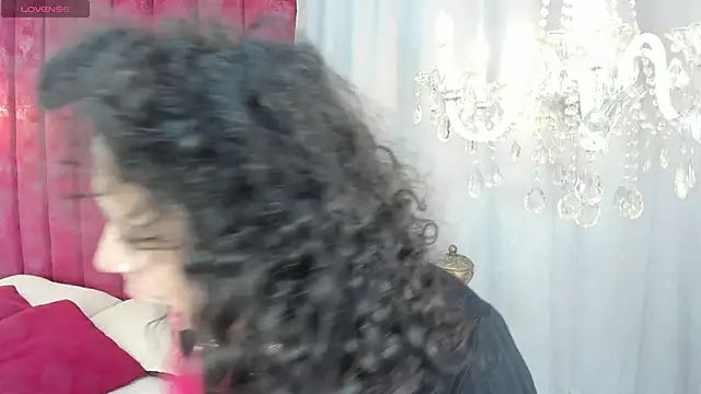 Snapshot of LaColorina_ chatting on 03.03.25 LaColorina online show from 03.03.25